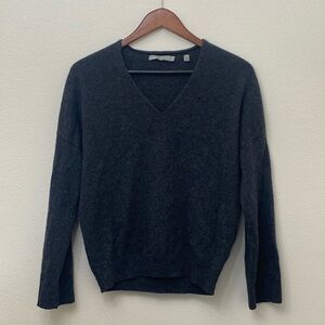 Vince Charcoal Gray 100% Cashmere V-Neck Sweater XS Quiet Lixury Minimalist